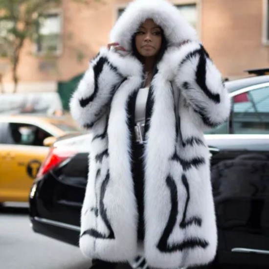 Nicki Minaj Rapper Premiere White Fur Coat