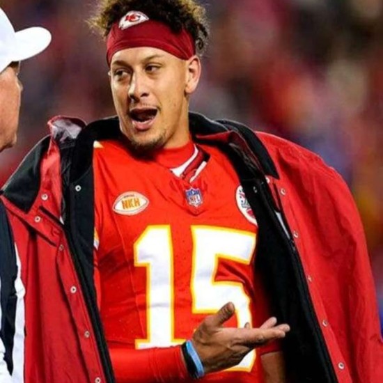 NFL Chiefs Patrick Mahomes Sideline Cape Coat NFL Chiefs Patrick Mahomes Sideline Cape Coat